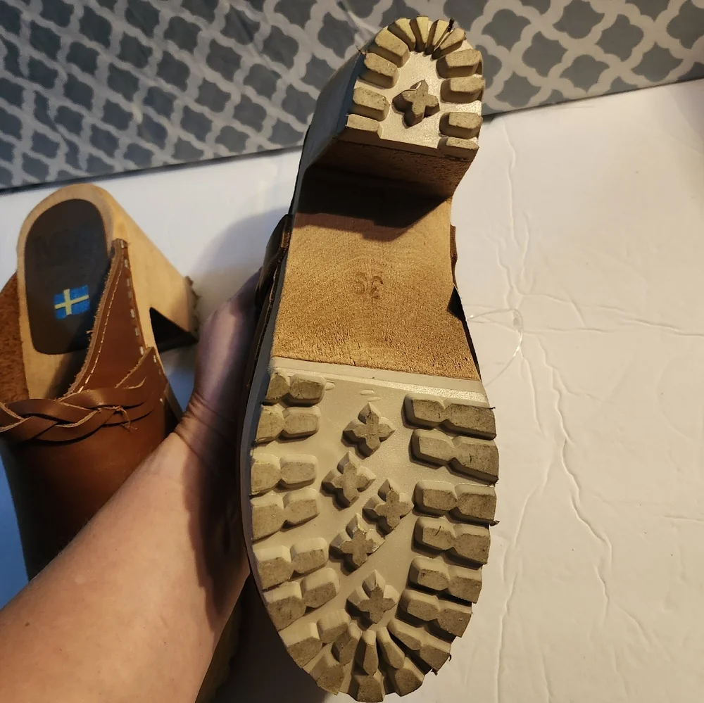 MIA Elsa Clogs Size 39 Women's Brown Leather Clogs w Braided Detail - Picture 6 of 12